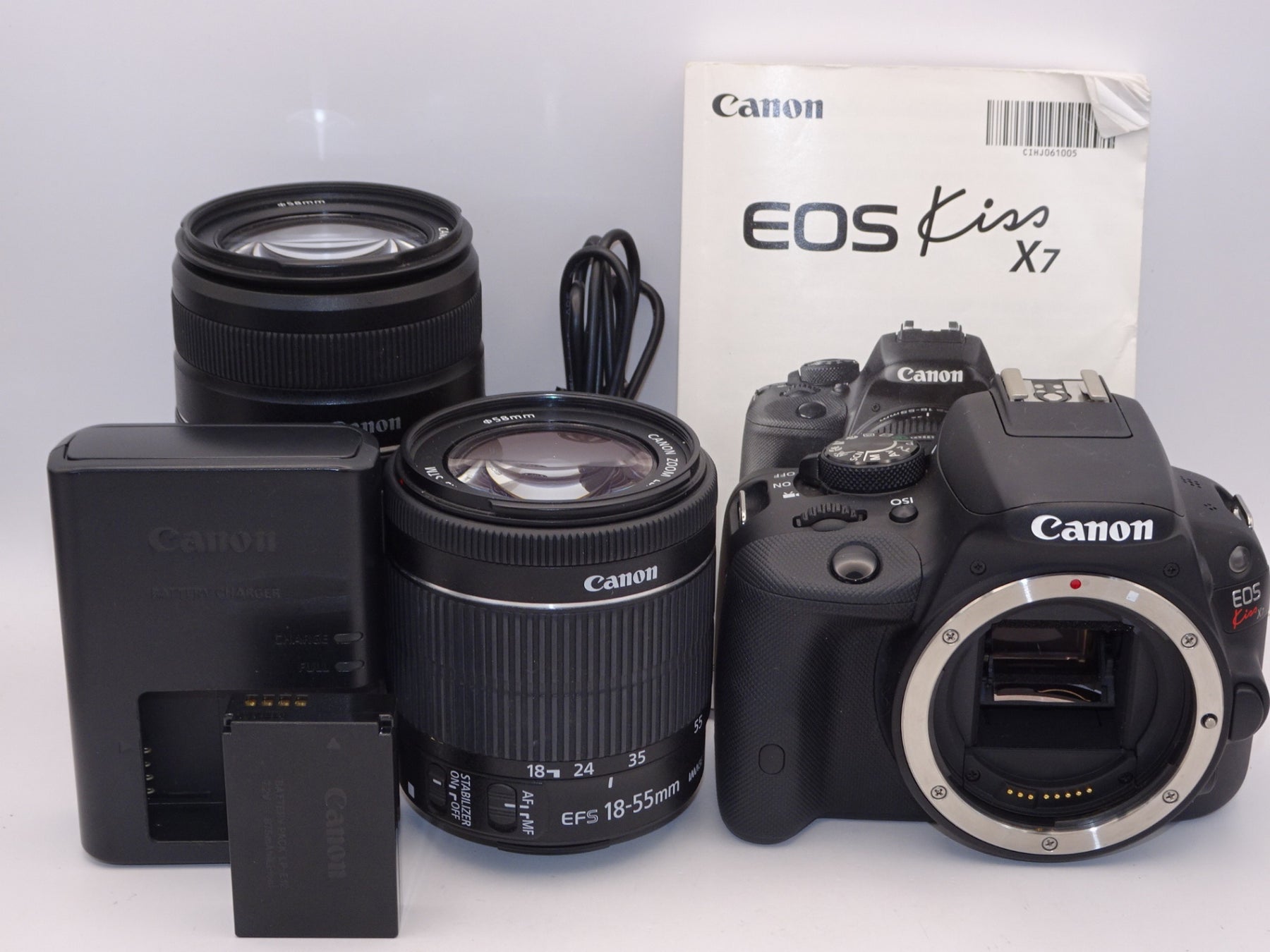 【外観特上級】Canon デジタル一眼レフカメラ EOS Kiss X7 ダブルズームキット EF-S18-55mm/EF-S55-250mm付属 KISSX7-WKIT