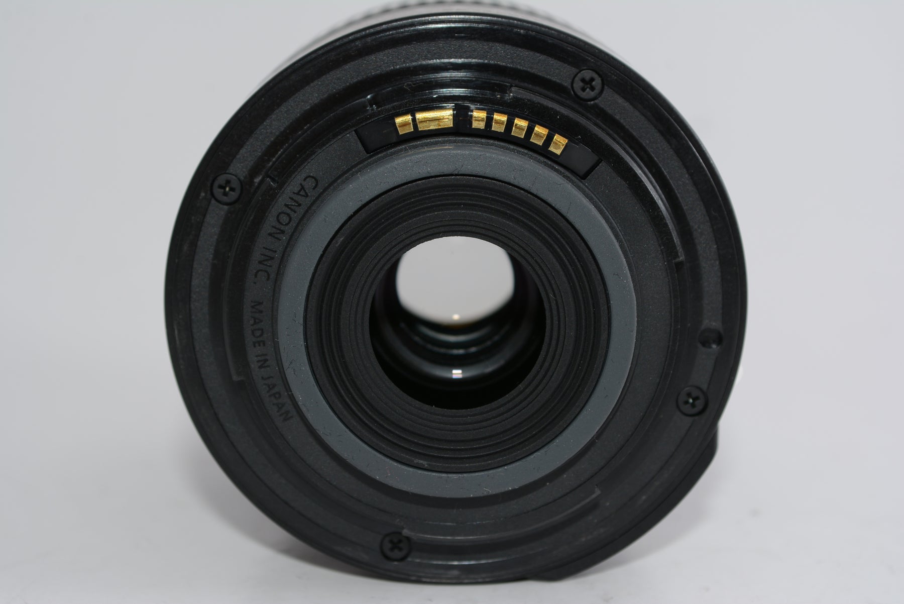 【外観特上級】Canon 標準ズームレンズ EF-S18-55mm F3.5-5.6 IS