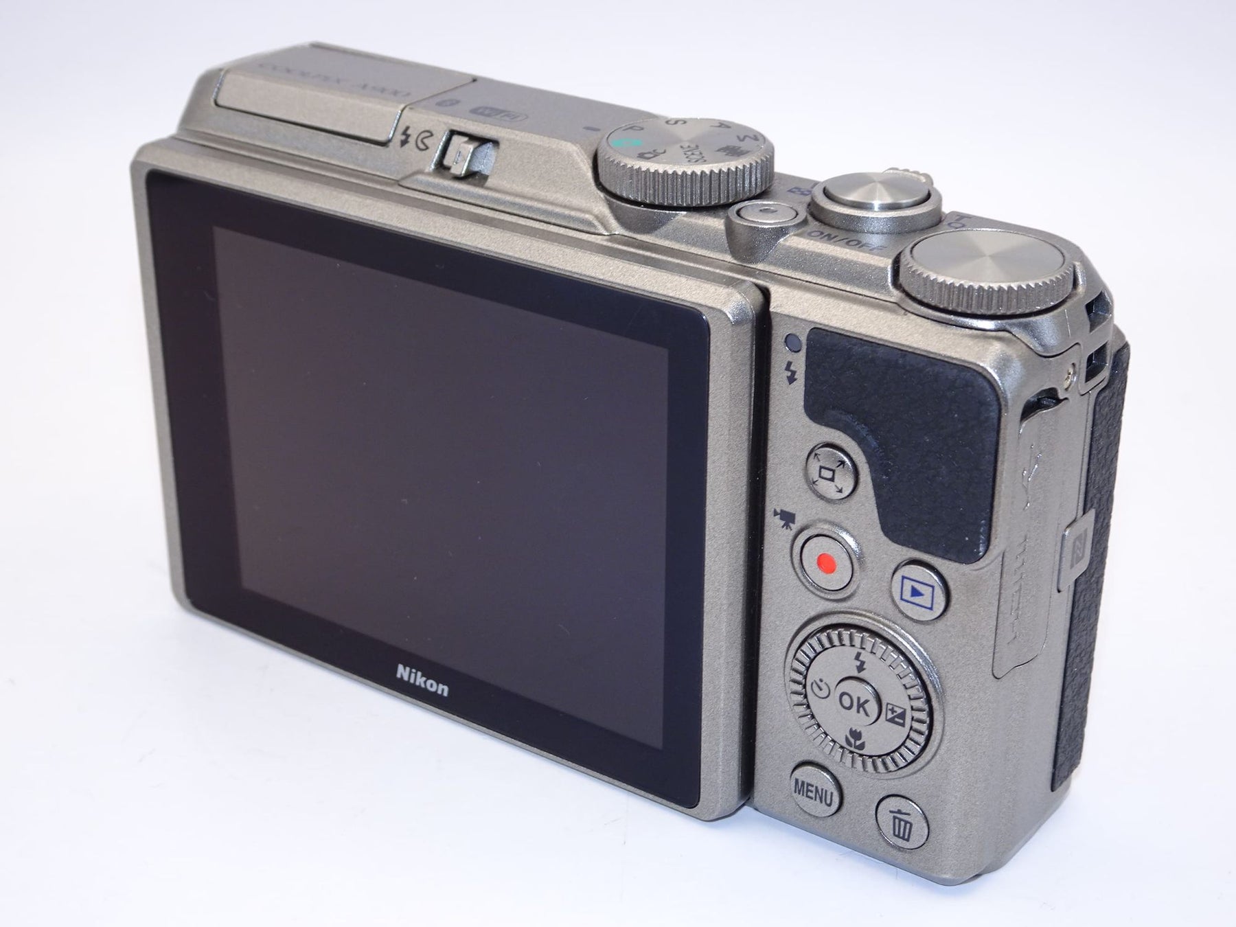 【外観特上級】Nikon デジタルカメラ COOLPIX A900 光学35倍ズーム 2029万画素 シルバー A900SL