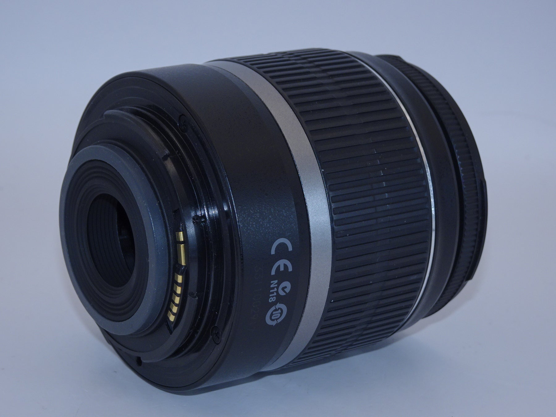 【外観特上級】Canon 標準ズームレンズ EF-S18-55mm F3.5-5.6 IS