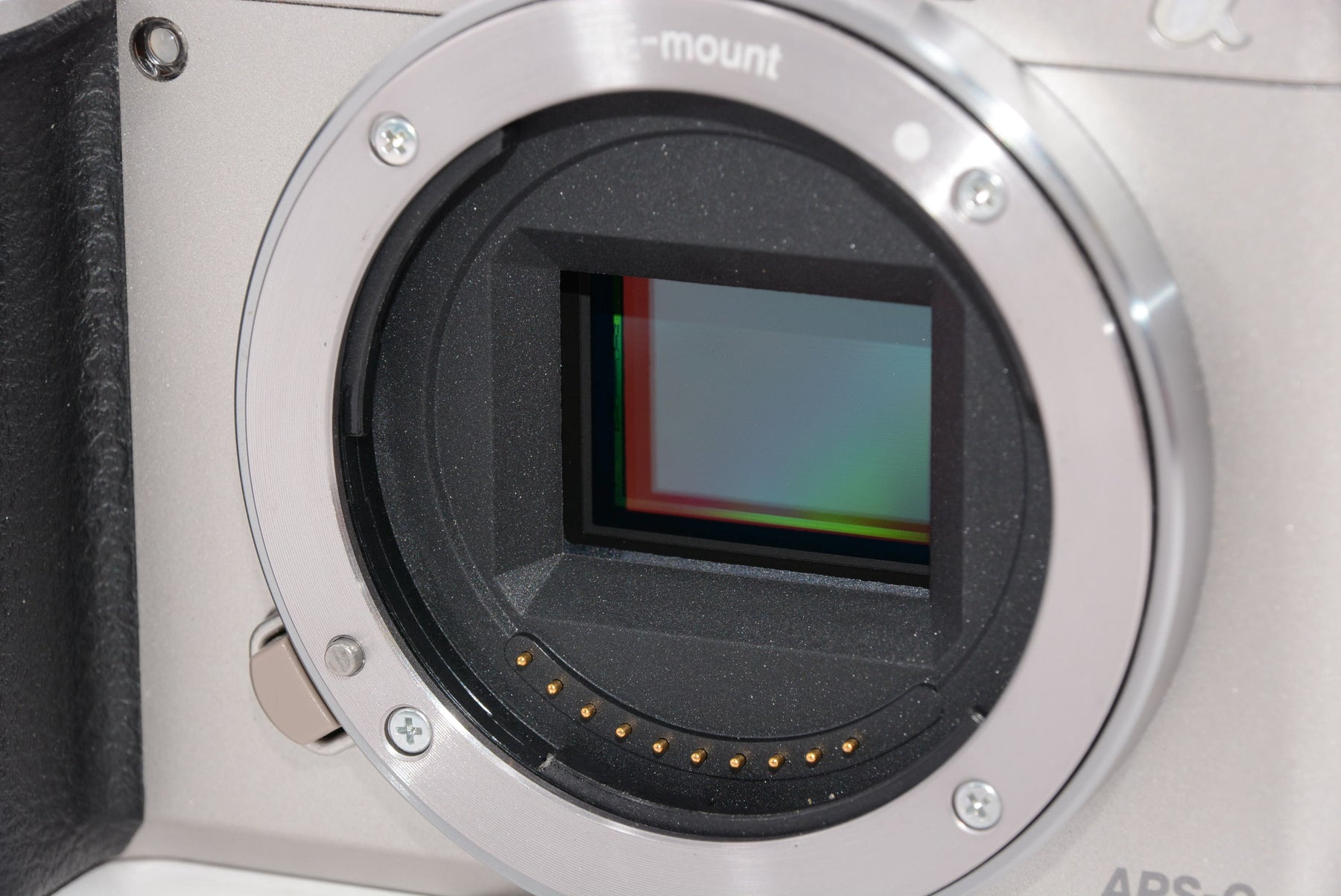 【オススメ】SONY ミラーレス一眼 α6000 ボディ シルバー ILCE-6000 S