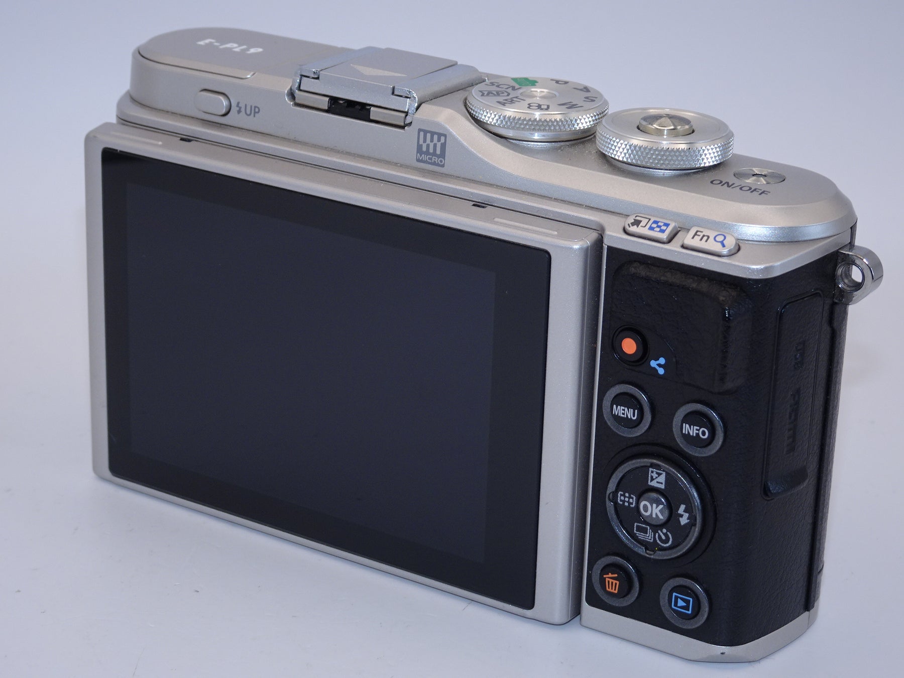 【外観並級】OLYMPUS ミラーレス一眼カメラ PEN E-PL9 レンズキット ブラック