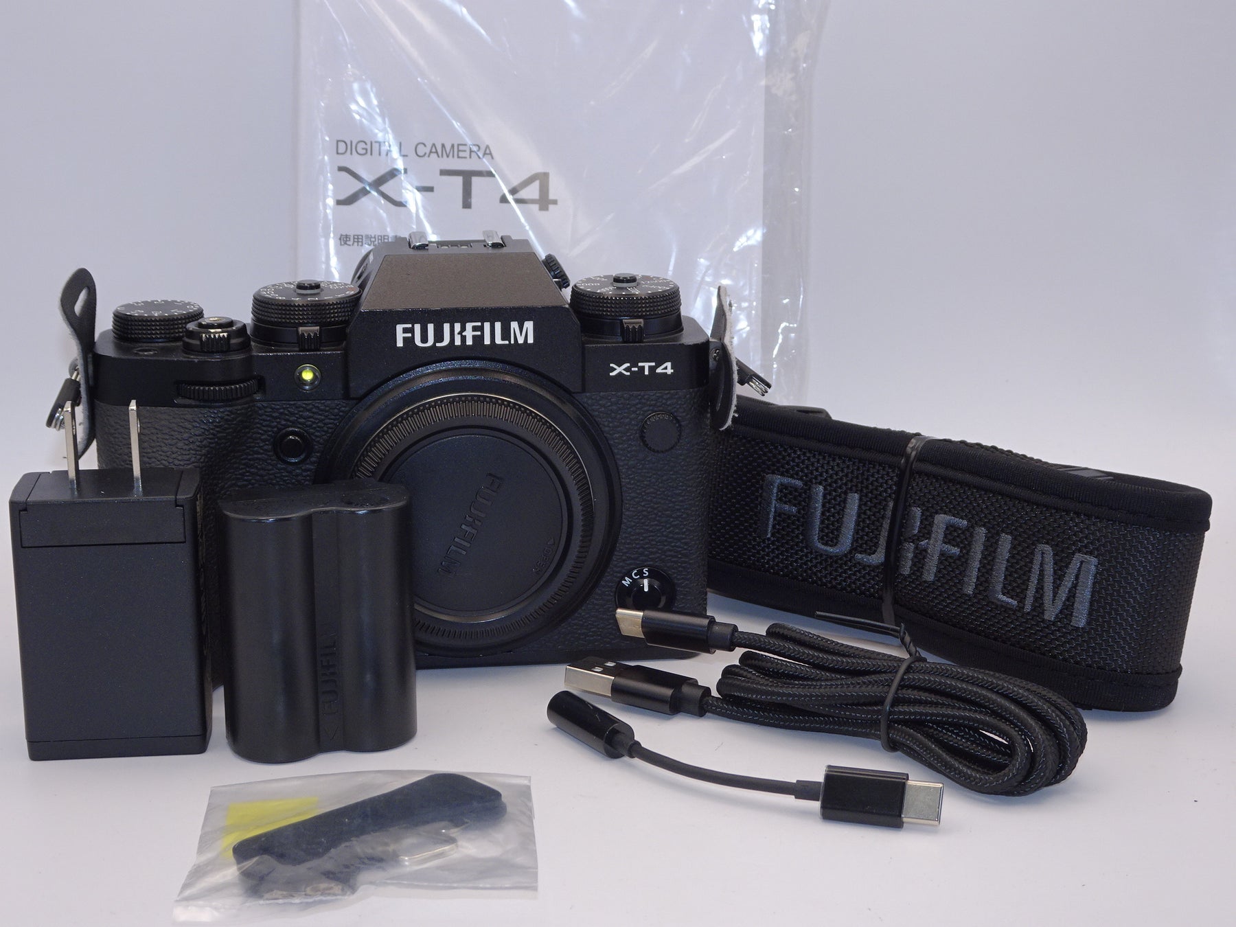 【外観並級】FUJIFILM ミラーレス一眼カメラ X-T4ボディ ブラック X-T4-B