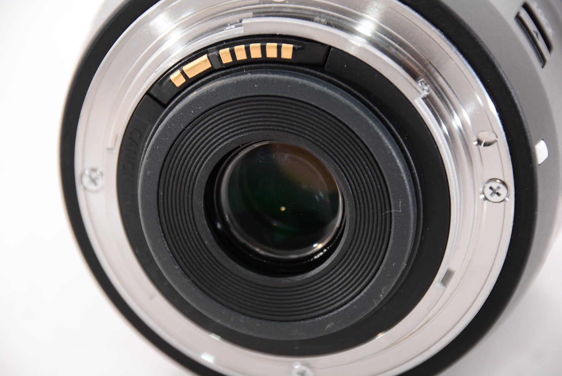 【外観特上級】Canon 標準ズームレンズ EF-S18-135㎜ F3.5-5.6 IS USM APS-C対応