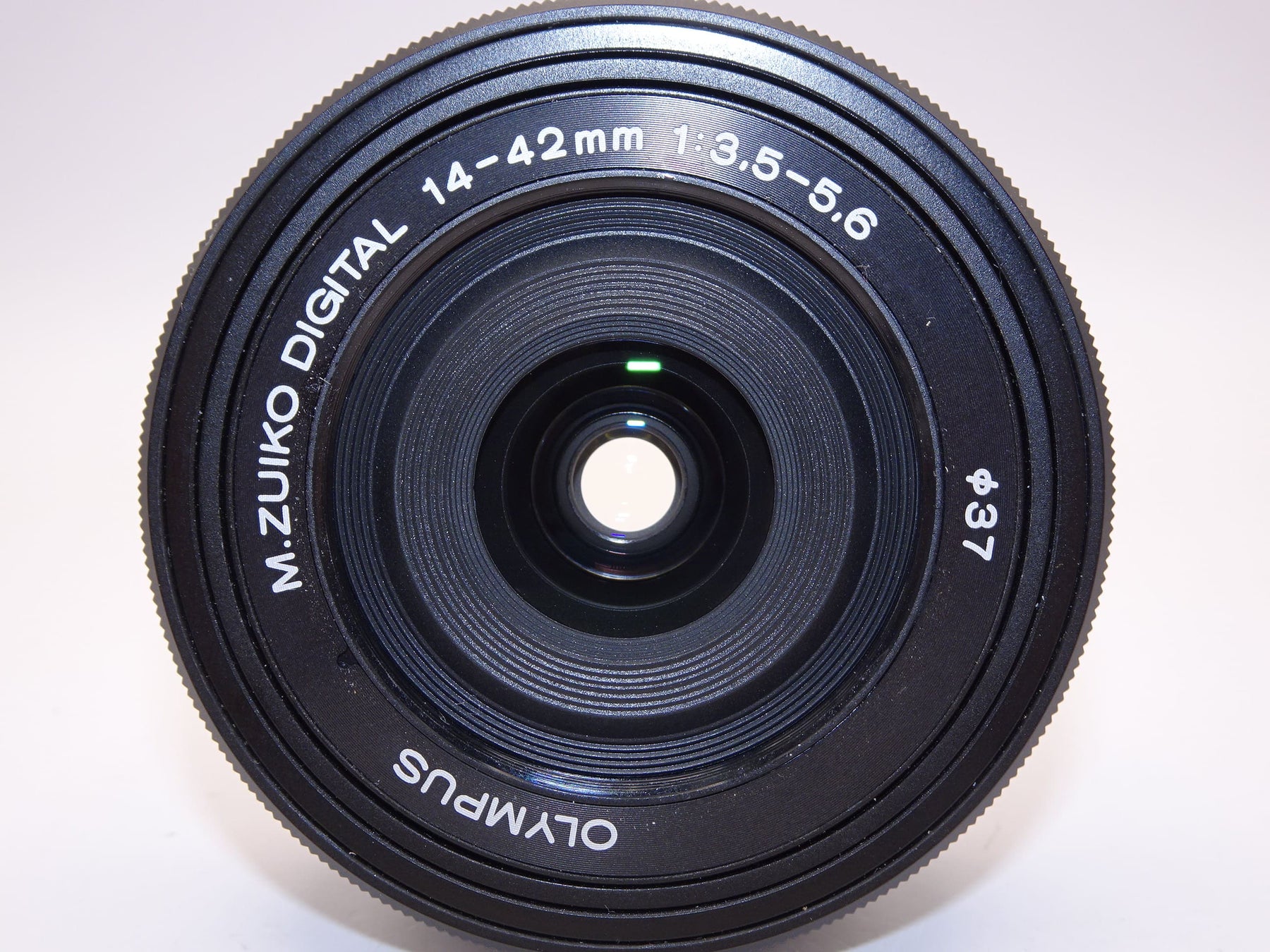 【外観特上級】OLYMPUS 電動式パンケーキズームレンズ M.ZUIKO DIGITAL ED 14-42mm F3.5-5.6 EZ BLK