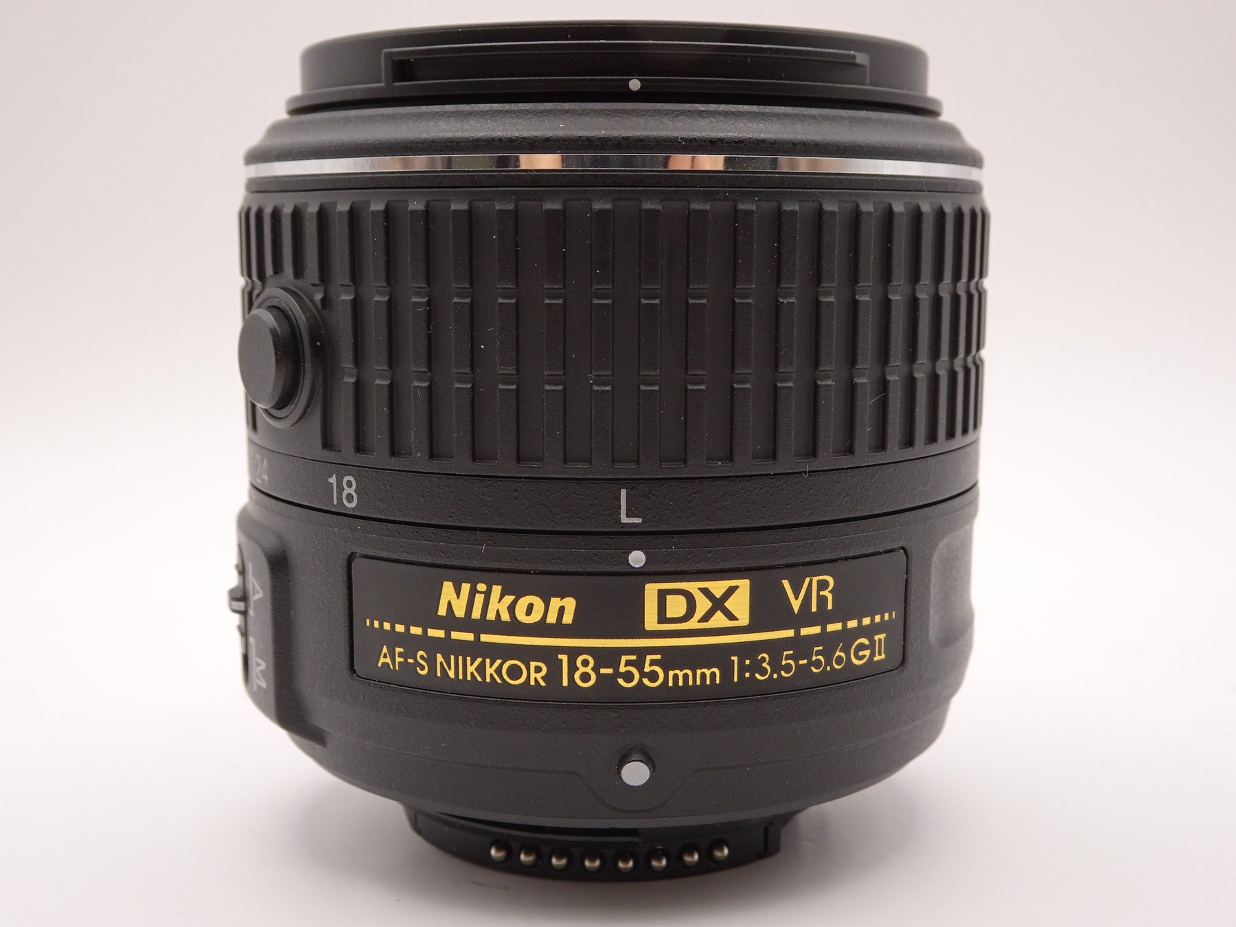 【外観特上級】Nikon デジタル一眼レフカメラ D5500 18-55 VRII レンズキット ブラック 2416万画素 3.2型液晶 タッチパネル D5500LK18-55BK