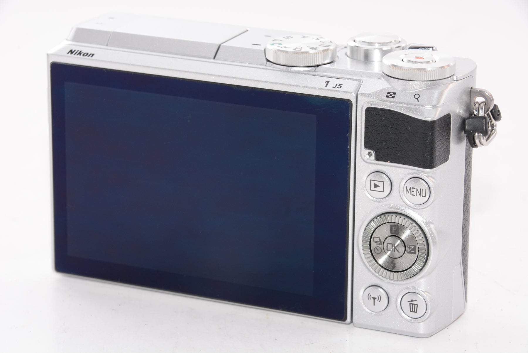 【外観特上級】Nikon ミラーレス一眼 Nikon1 J5 ダブルズームキット シルバー J5WZSL