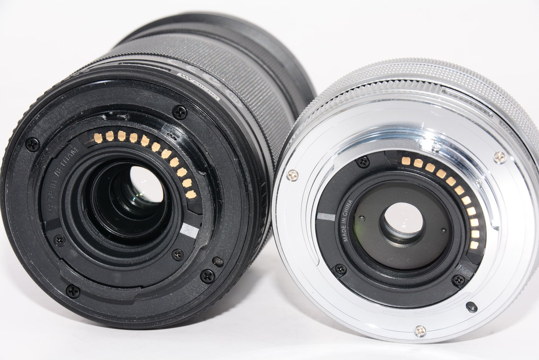【外観特上級】OLYMPUS OM-D E-M10 ダブルズームキット シルバー ミラーレス一眼 OM-D E-M10 DZKIT SLV