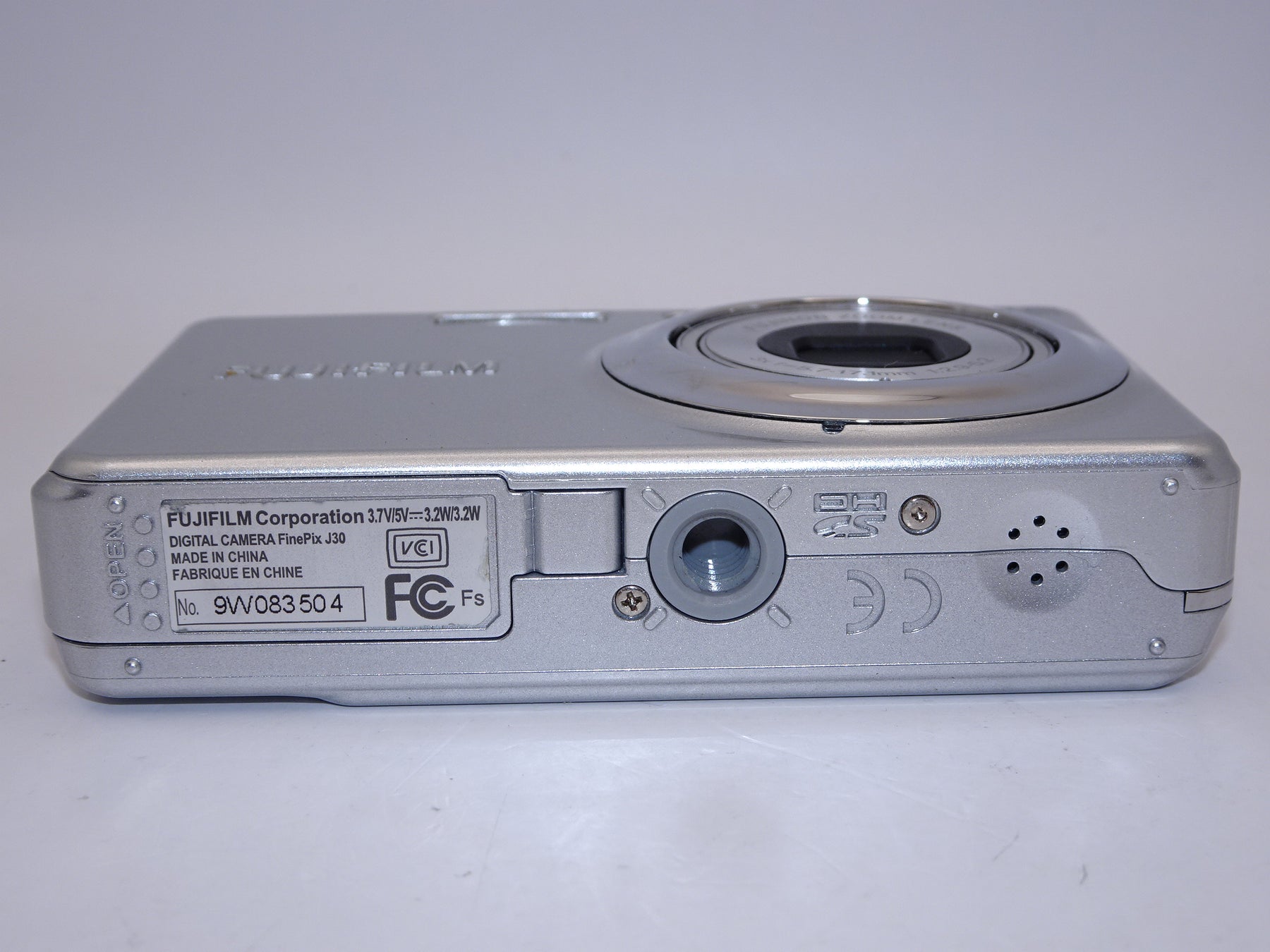 【外観特上級】FUJIFILM FinePix (ファインピックス) J30 シルバー