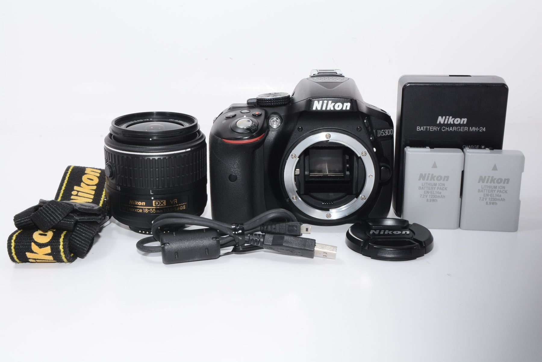 【外観特上級】Nikon デジタル一眼レフカメラ D5300 18-55mm VR II レンズキット ブラック 2400万画素 3.2型液晶 D5300LK18-55VR2BK