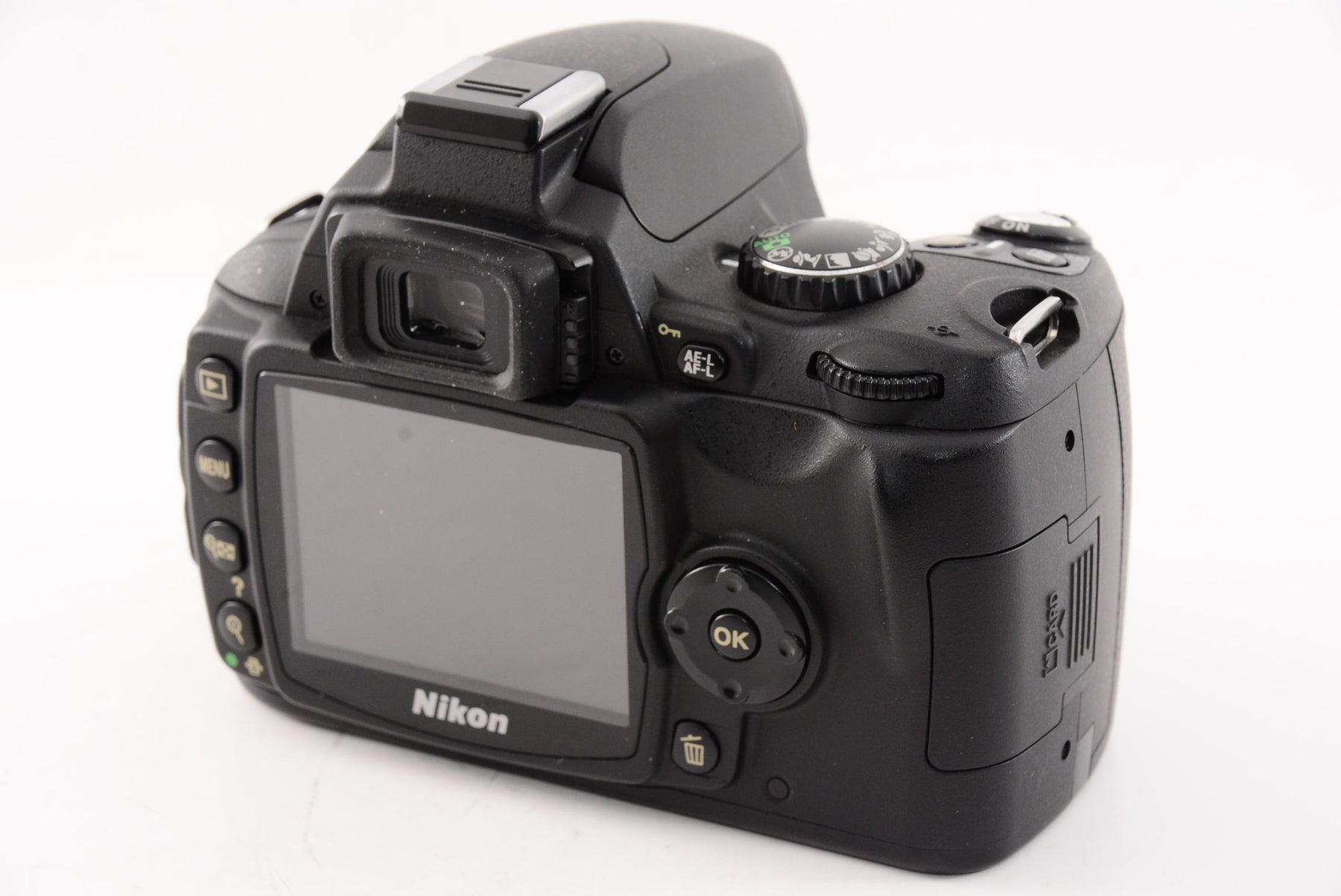 【外観特上級】Nikon デジタル一眼レフカメラ D40 レンズキット ブラック D40BLK