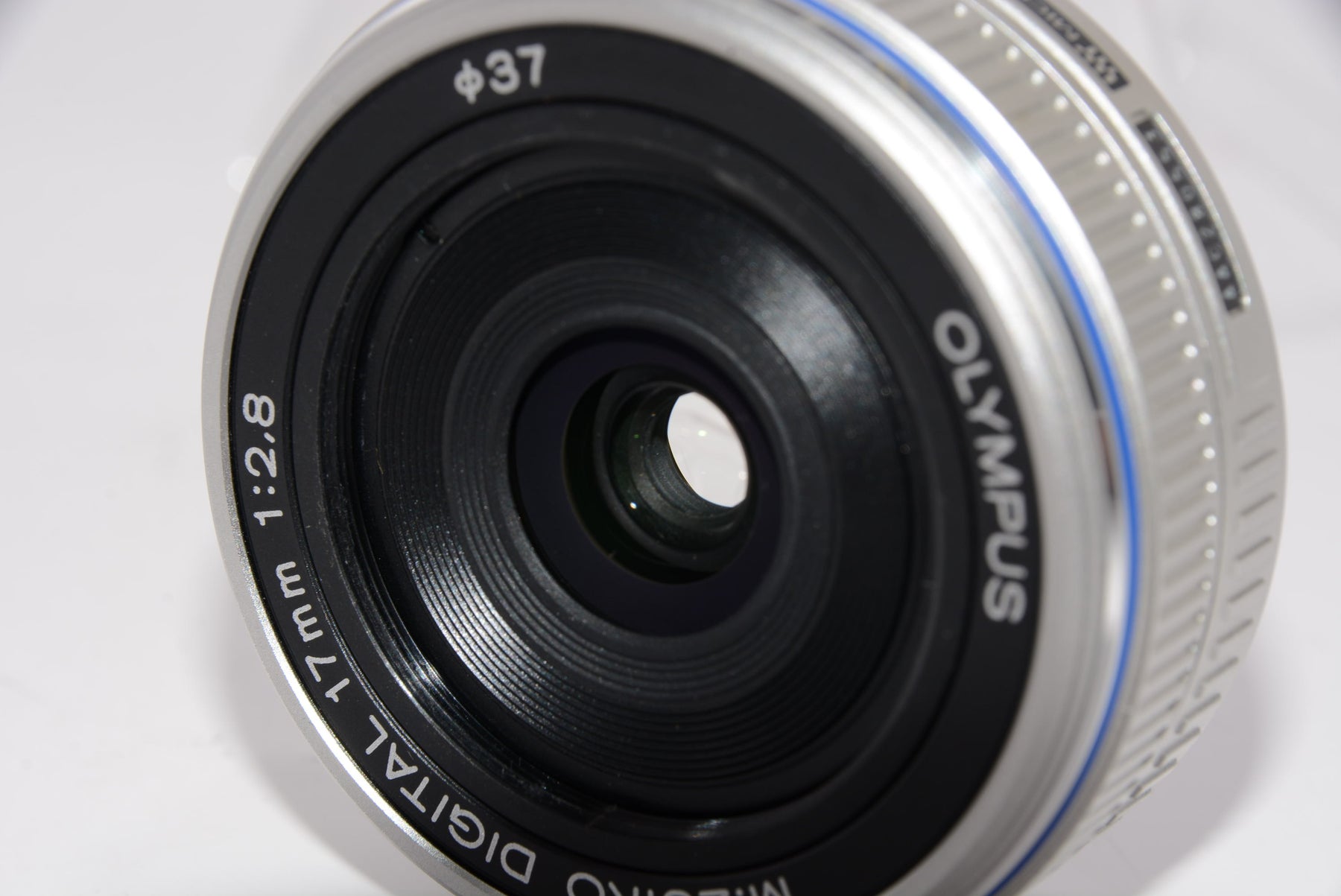 【外観特上級】OLYMPUS パンケーキレンズ M.ZUIKO DIGITAL 17mm F2.8 シルバー
