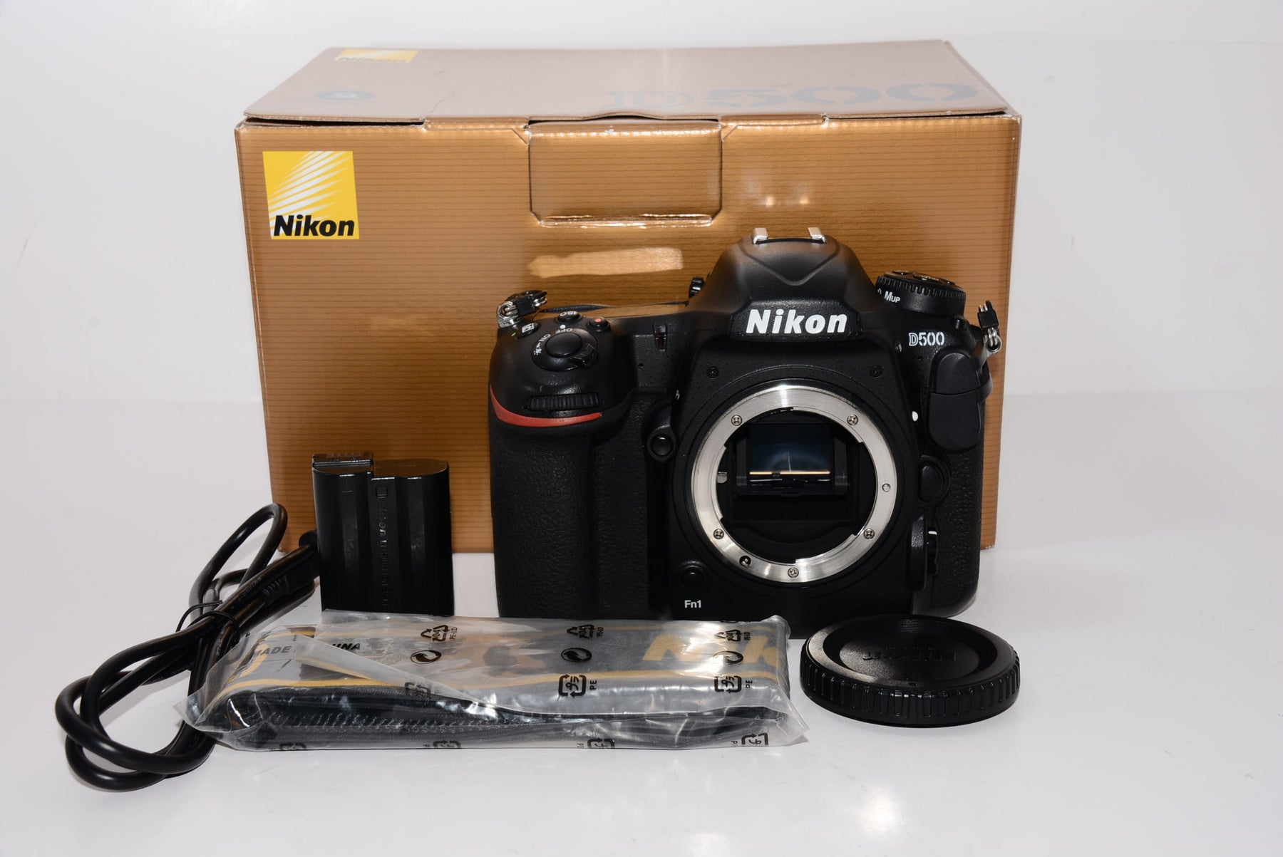【外観特上級】Nikon デジタル一眼レフカメラ D500 ボディ