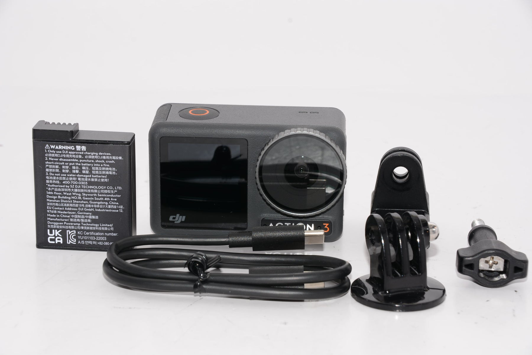 【外観特上級】【国内正規品】Osmo Action 3 スタンダードコンボ - 超広角FOV、HorizonSteady、耐寒性、長時間駆動、クイックリリース垂直マウント、水深16 m防水、デュアル タッチスクリーンなどの機能を搭載した4Kアクションカメラ