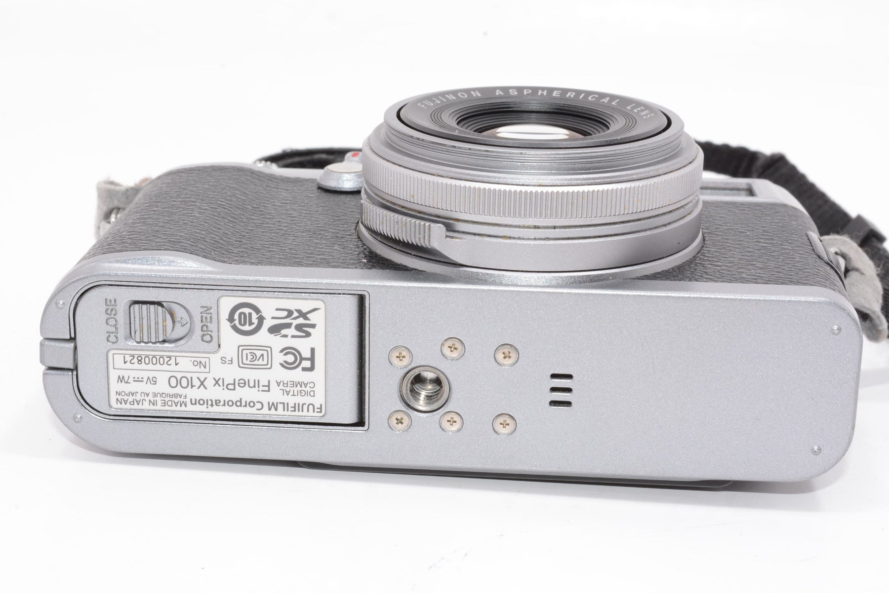 【外観特上級】Fujifilm FinePix x100 シルバー デジタルカメラ