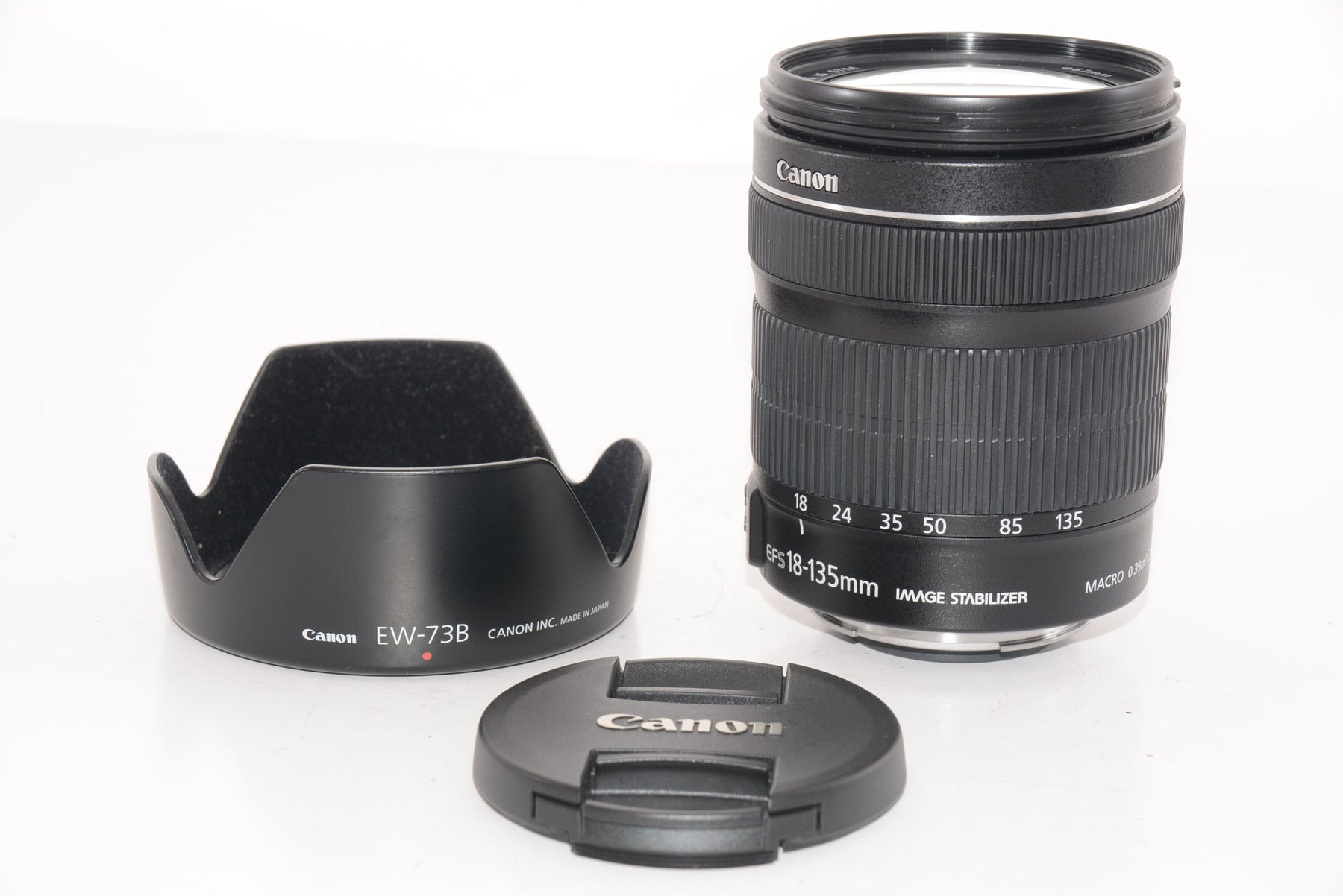【外観特上級】Canon 標準ズームレンズ EF-S18-135mm F3.5-5.6 IS STM