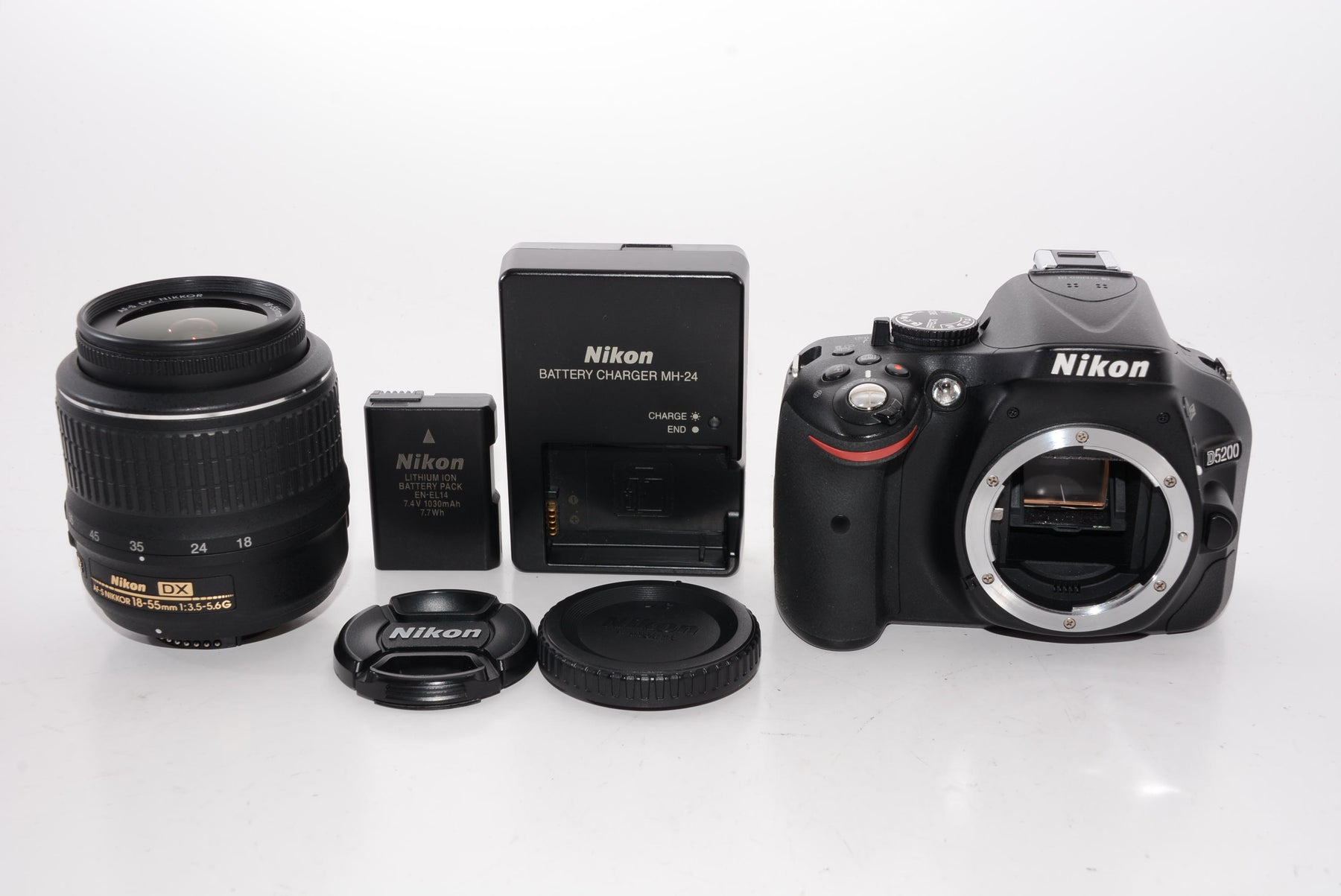【外観特上級】Nikon デジタル一眼レフカメラ D5200 レンズキット