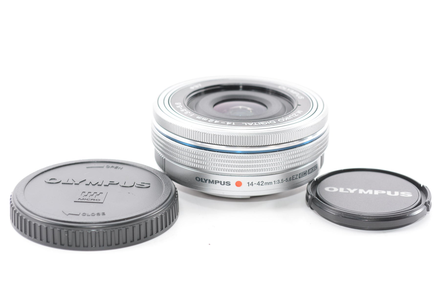 【外観特上級】OLYMPUS 電動式パンケーキズームレンズ M.ZUIKO DIGITAL ED 14-42mm F3.5-5.6 EZ SLV