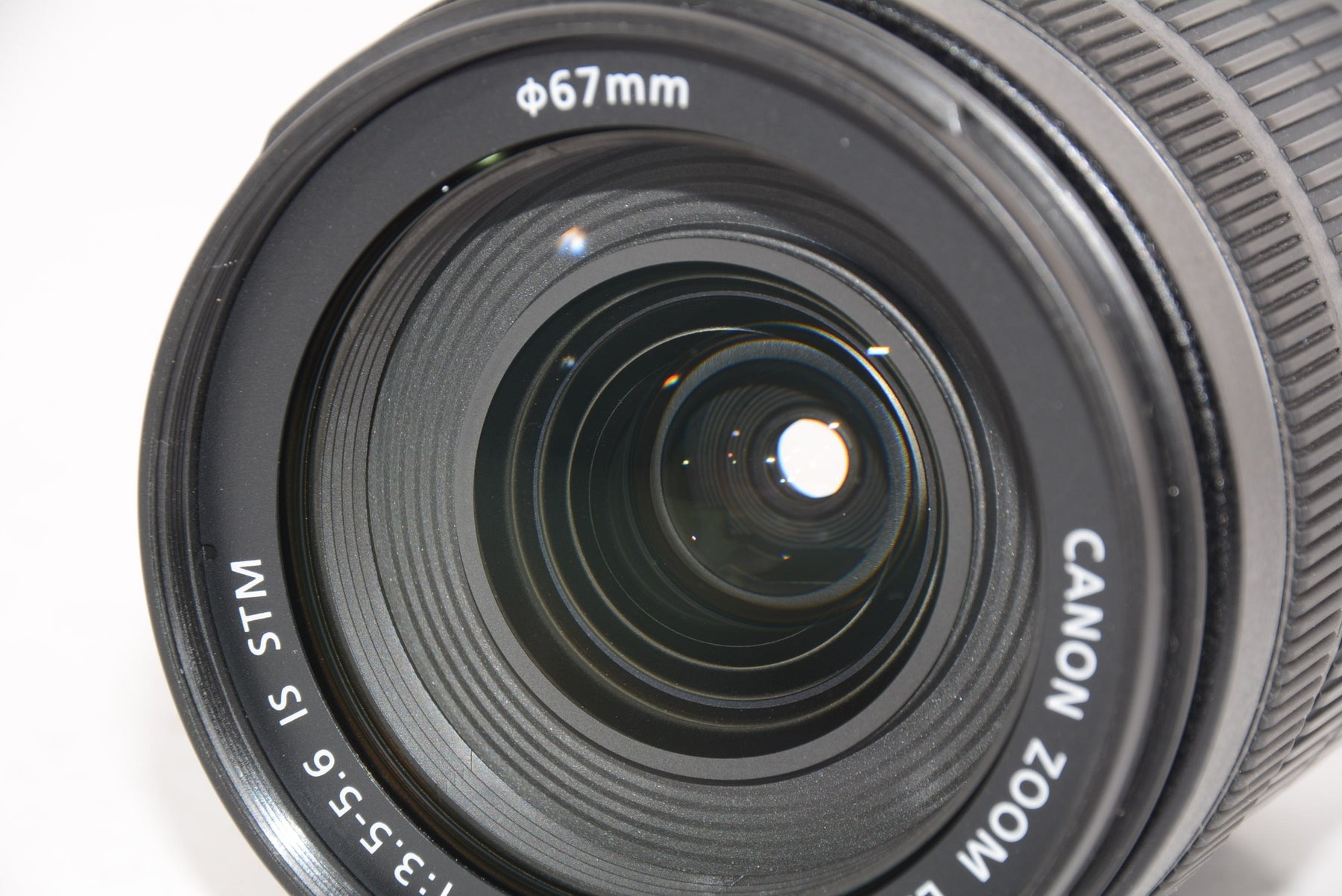 【外観特上級】Canon 標準ズームレンズ EF-S18-135mm F3.5-5.6 IS STM