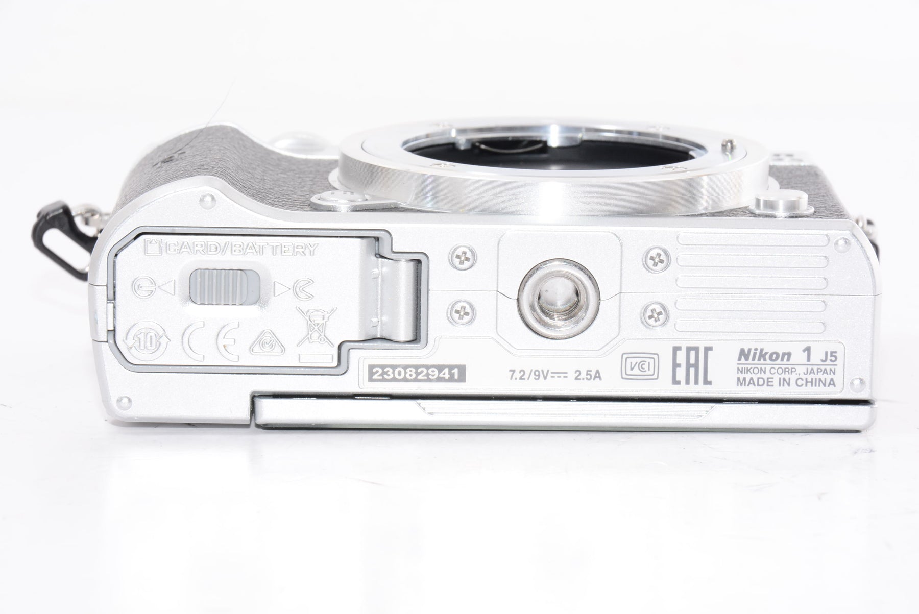 【外観特上級】Nikon ミラーレス一眼 Nikon1 J5 ボディ シルバー J5SL
