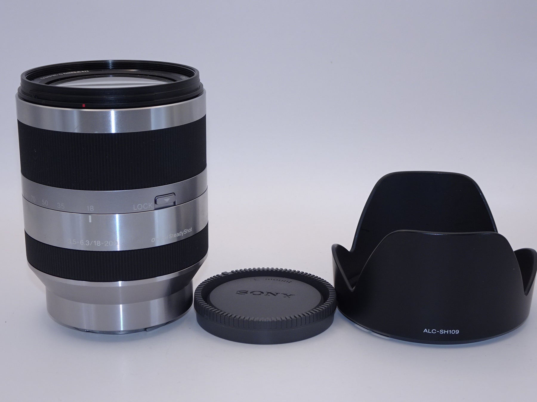 【外観特上級】Sony Alpha SEL18200 Eマウント 18-200mm F3.5-6.3 OSSレンズ (シルバー)