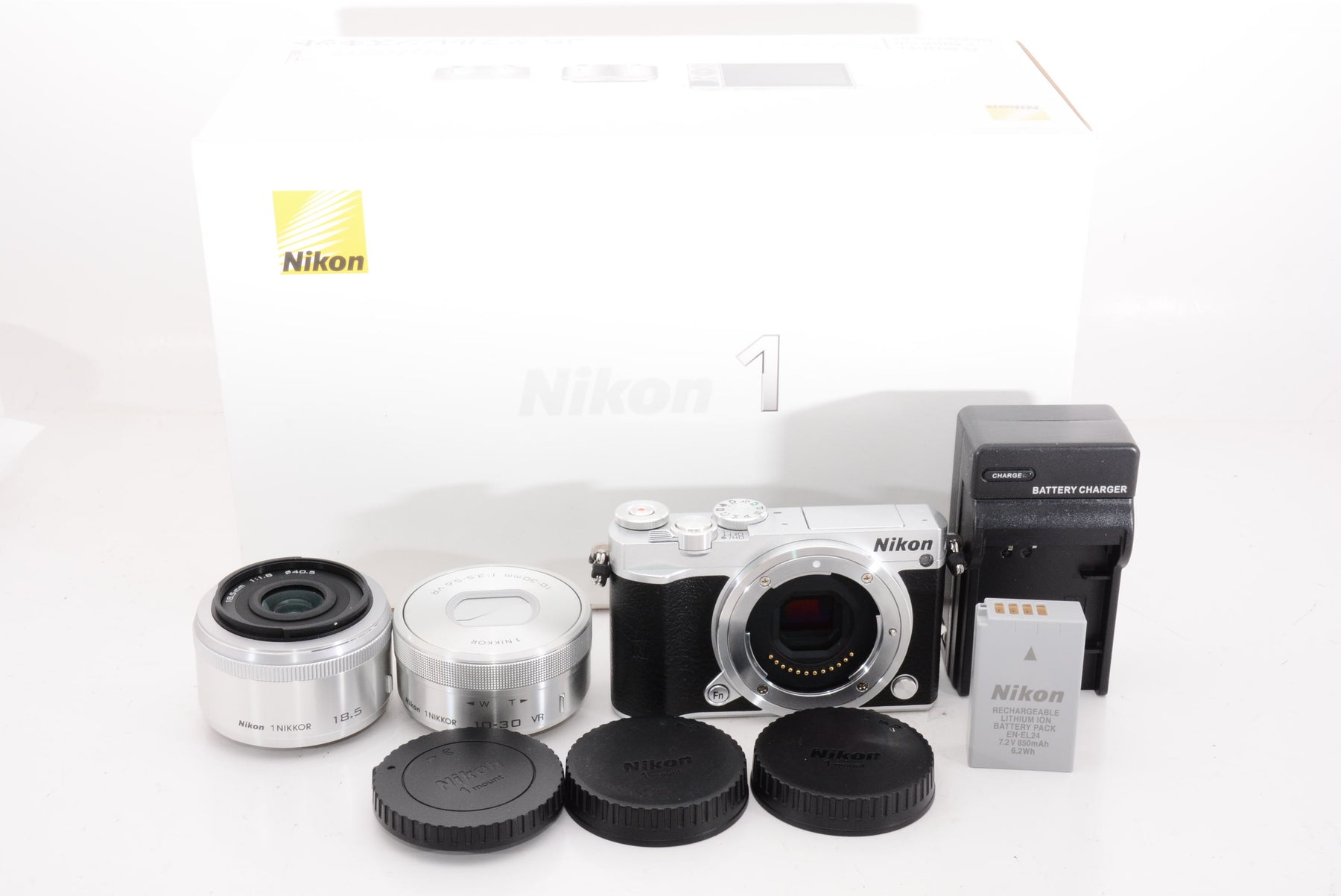 【外観特上級】Nikon ミラーレス一眼 Nikon1 J5 ダブルレンズキット シルバー J5WLKSL