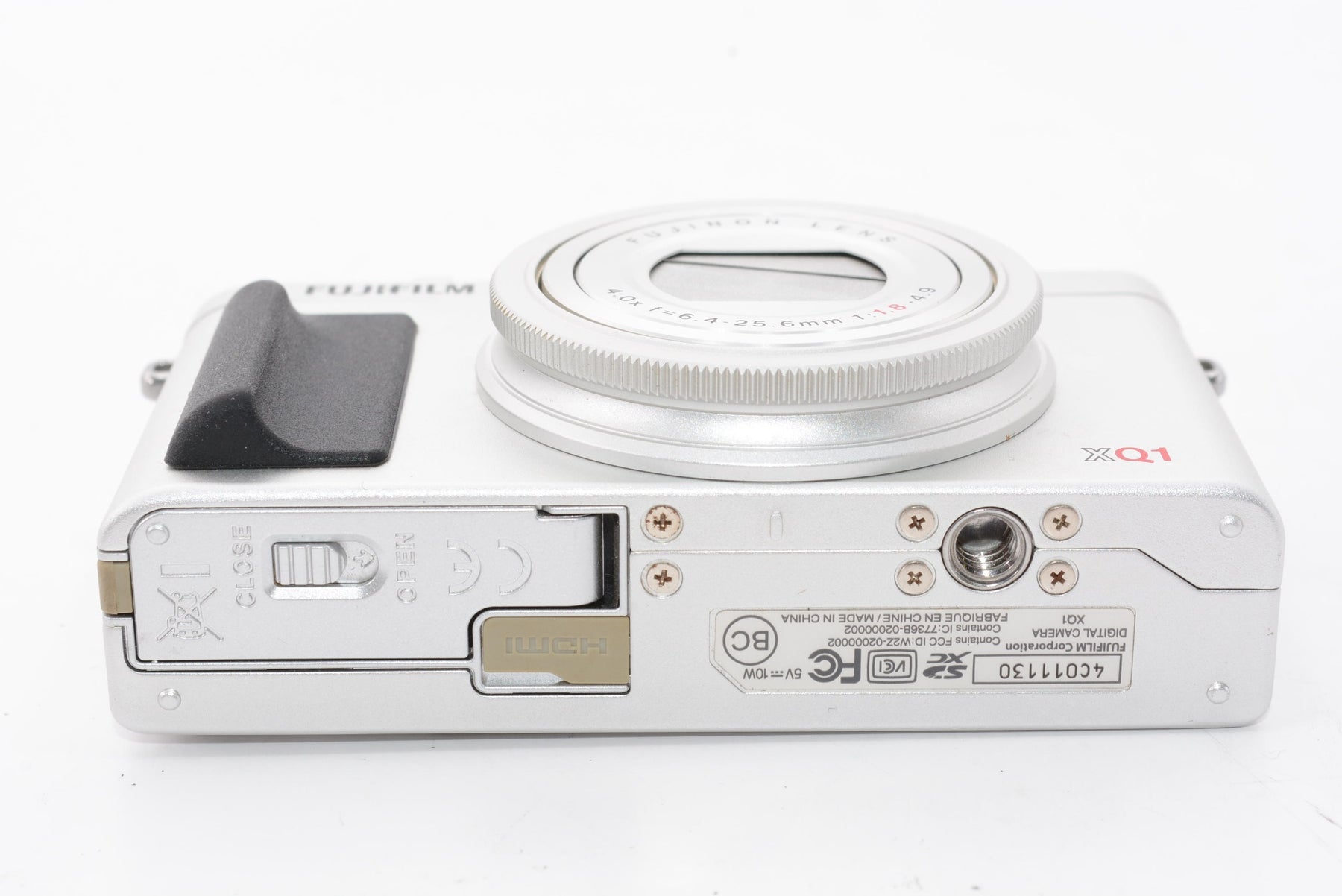 【外観特上級】FUJIFILM デジタルカメラ XQ1 シルバー F FX-XQ1S