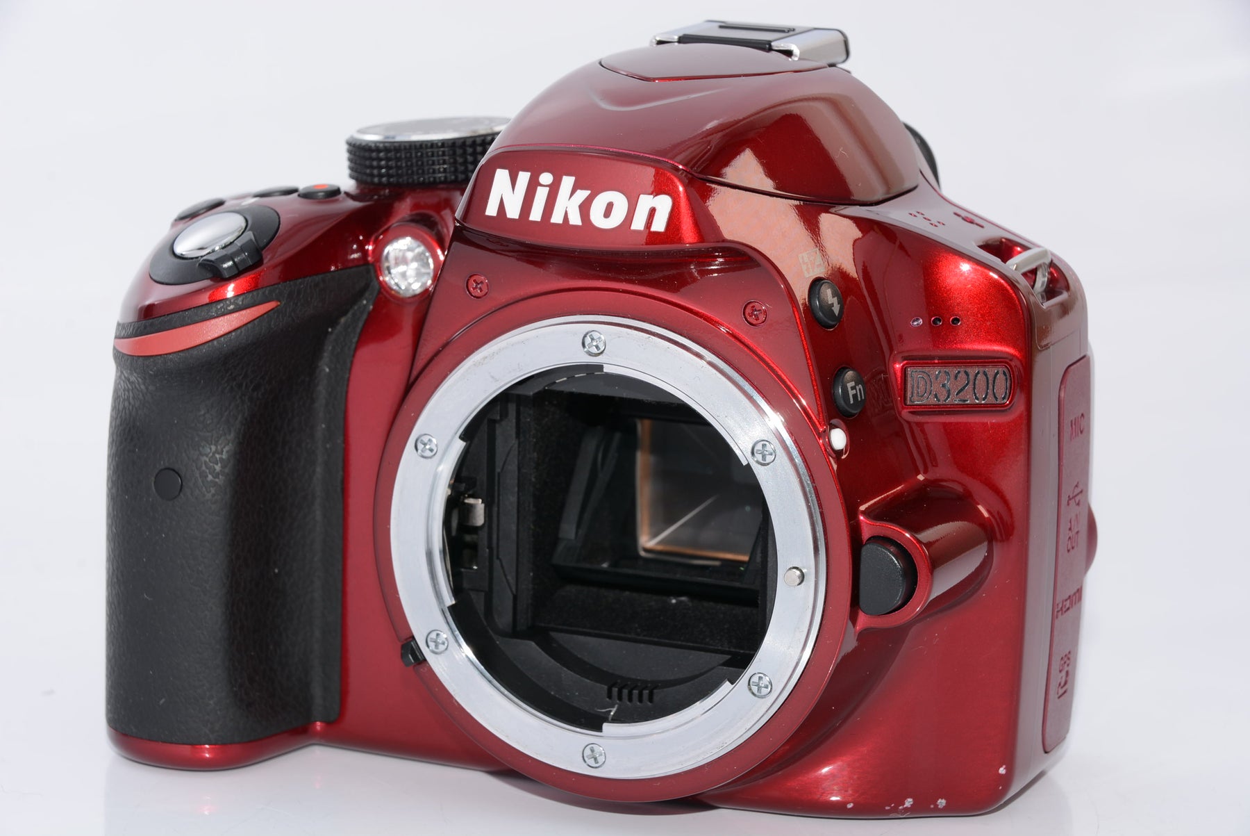 【オススメ】Nikon デジタル一眼レフカメラ D3200 レンズキット AF-S DX NIKKOR 18-55mm f/3.5-5.6G VR付属 レッド D3200LKRD