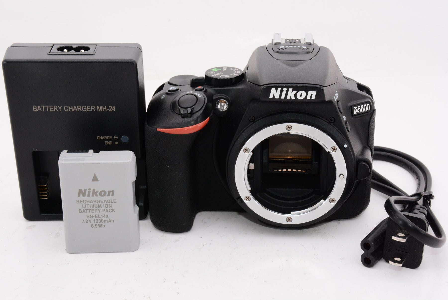 【外観特上級】Nikon デジタル一眼レフカメラ D5600 ボディー ブラック D5600BK