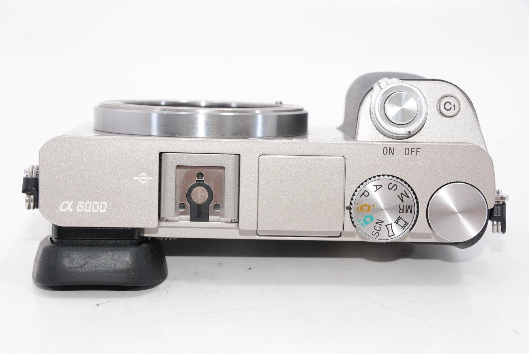 【オススメ】SONY ミラーレス一眼 α6000 ボディ シルバー ILCE-6000 S