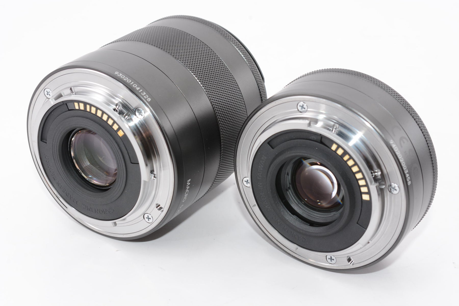 【外観特上級】Canon ミラーレス一眼カメラ EOS M ダブルレンズキット