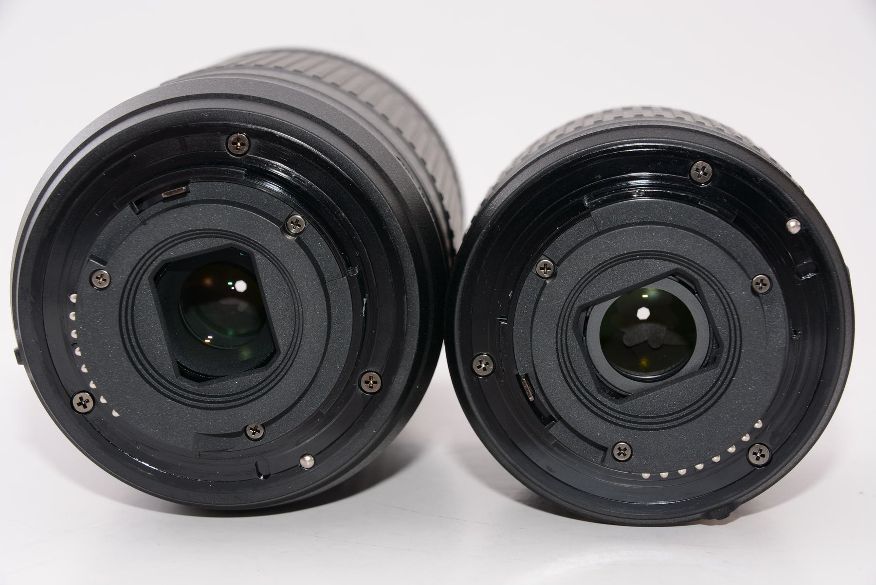 【外観特上級】Nikon デジタル一眼レフカメラ D3400 ダブルズームキット ブラック D3400WZBK