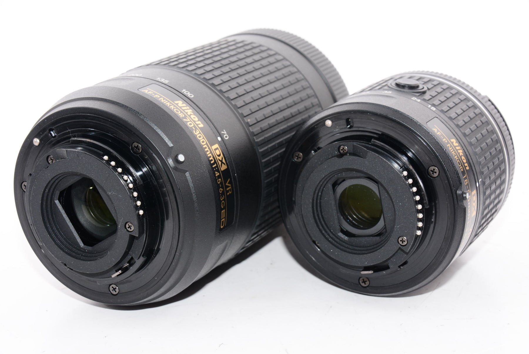 【外観特上級】Nikon デジタル一眼レフカメラ D5600 ダブルズームキット ブラック D5600WZBK