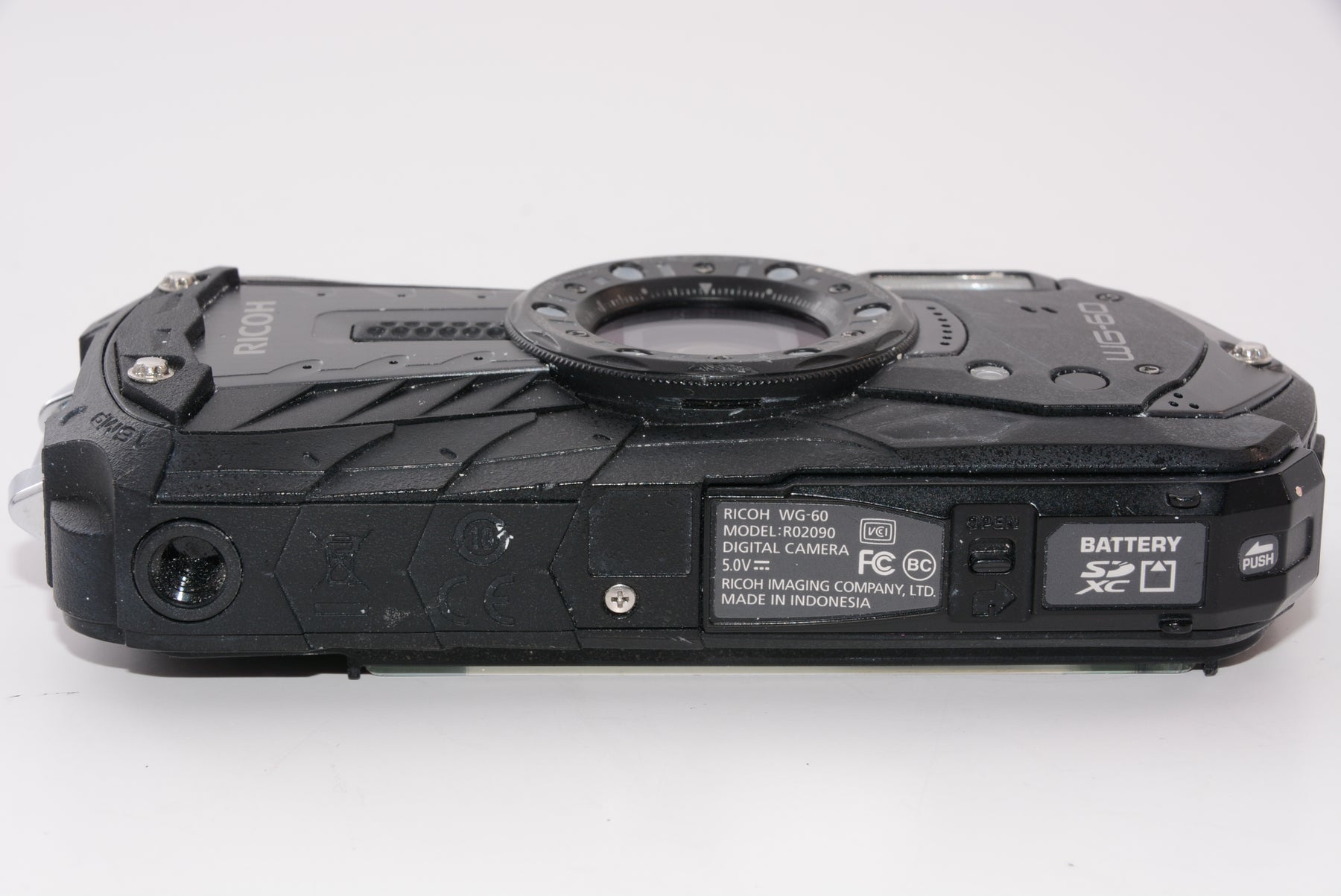 【オススメ】RICOH WG-60 ブラック 本格防水デジタルカメラ 14メートル防水 耐衝撃 防塵 耐寒 高画質1600万画素 水中専用マーメードモード搭載 仕事に使える「CALSモード」搭載