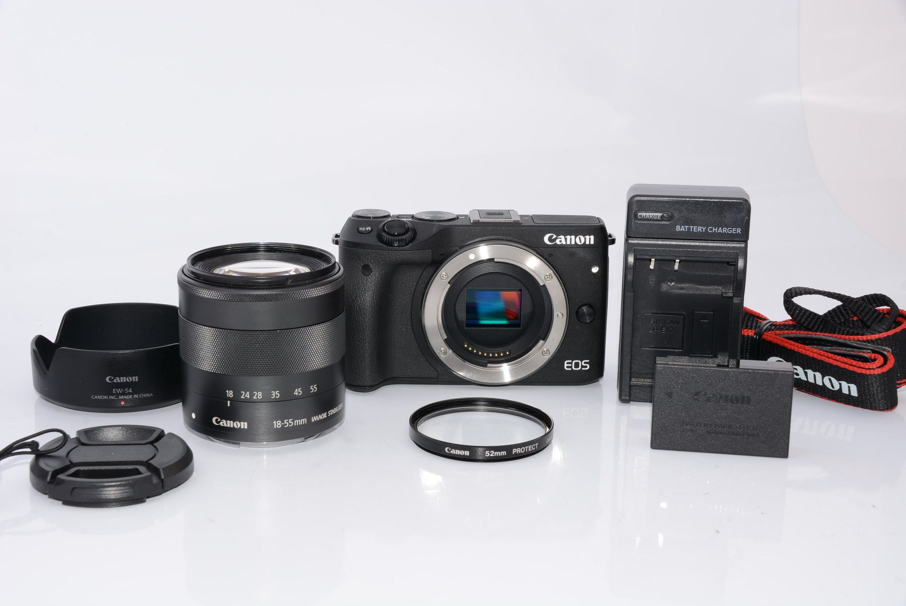 【外観特上級】Canon ミラーレス一眼カメラ EOS M3 レンズキット(ブラック) EF-M18-55mm F3.5-5.6 IS STM 付属 EOSM3BK-1855ISSTMLK