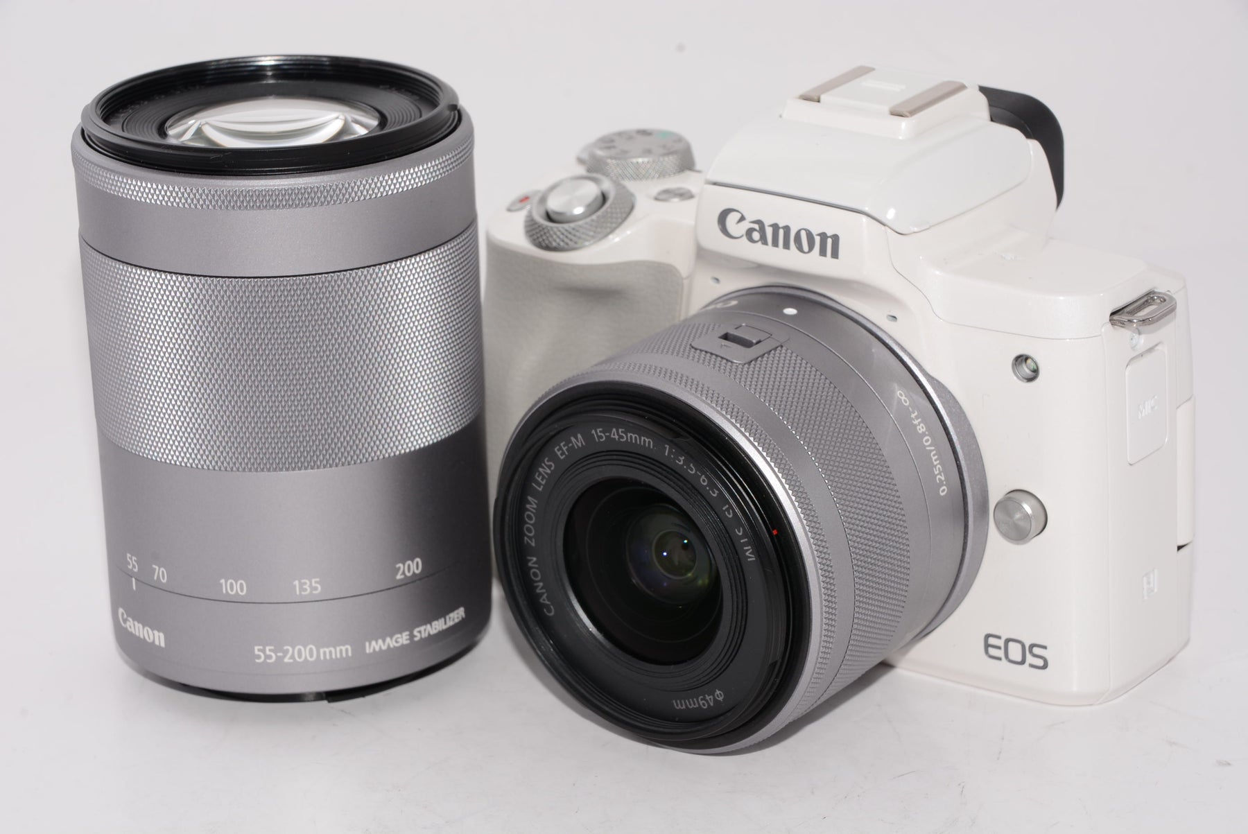 【外観特上級】Canon ミラーレス一眼カメラ EOS Kiss M ダブルズームキット ホワイト EOSKISSMWH-WZK