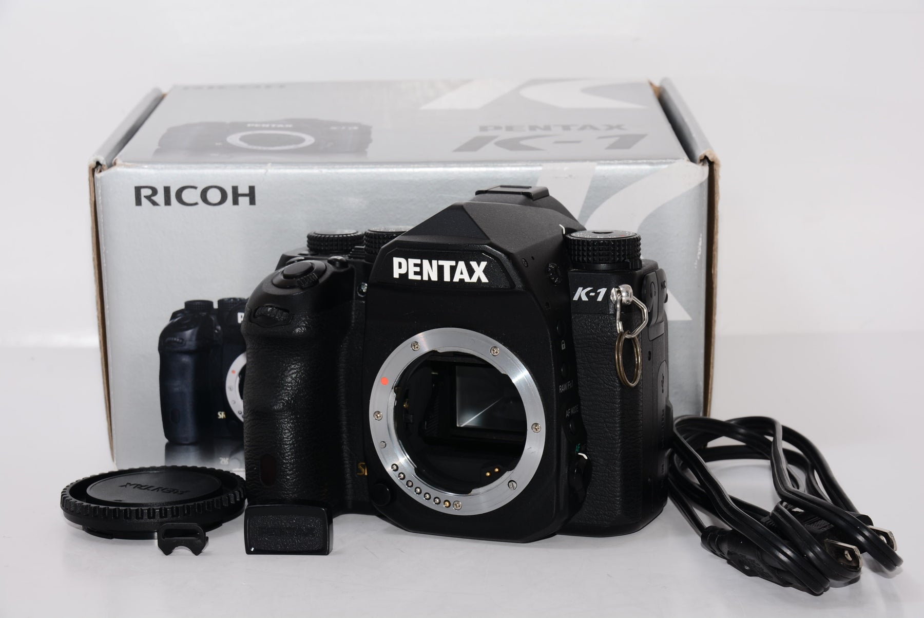 【オススメ】PENTAX デジタル一眼レフ K-1 ボディ 5軸5段手ぶれ補正 ローパスセレクター フルサイズフォーマット 19570