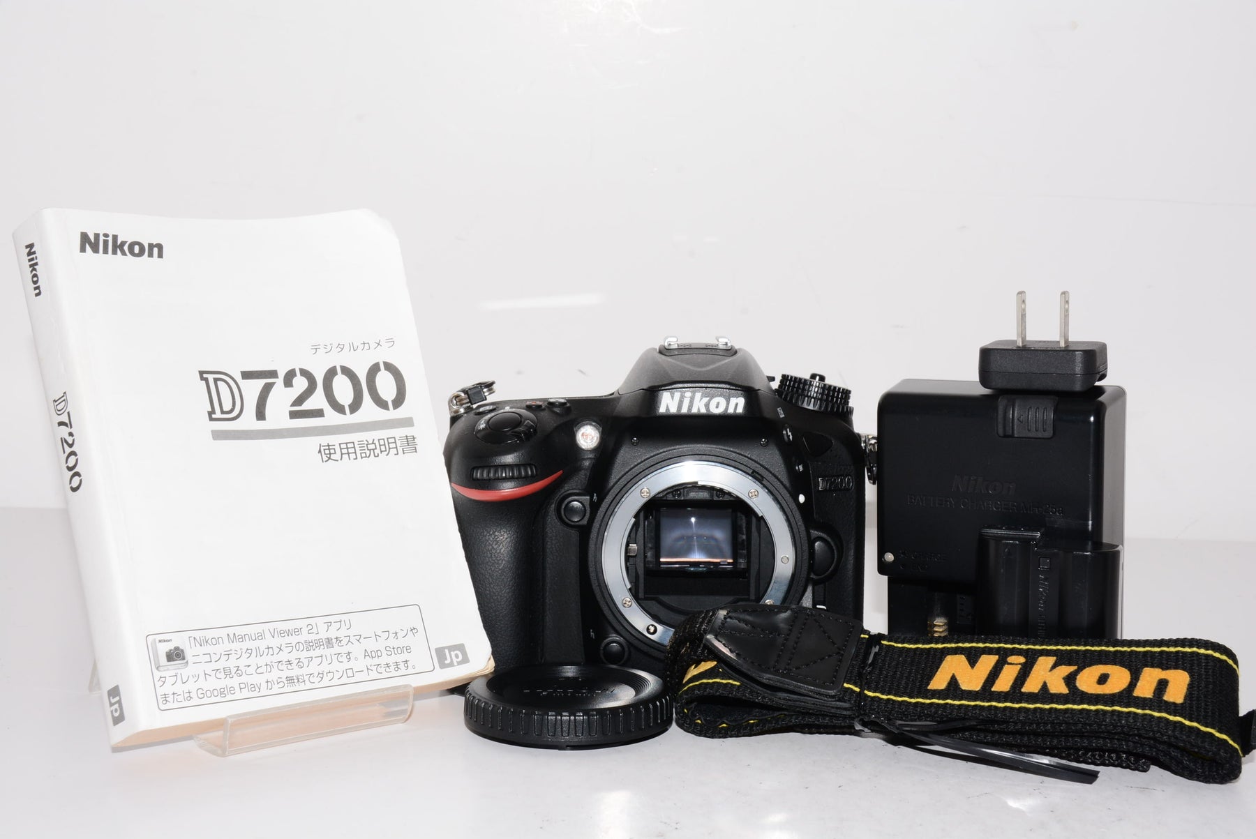 【外観特上級】Nikon デジタル一眼レフカメラ D7200