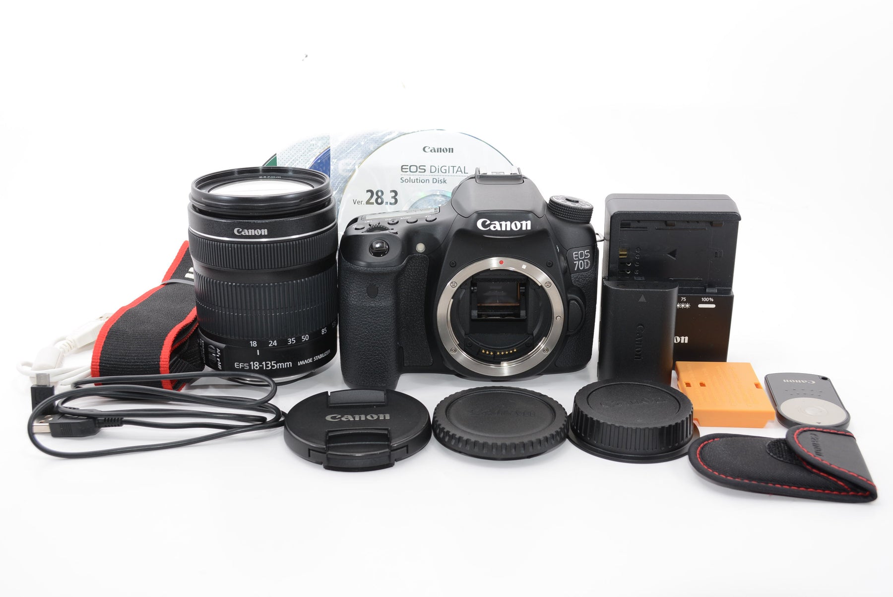【外観特上級】Canon デジタル一眼レフカメラ EOS70D レンズキット EF-S18-135mm F3.5-5.6 IS STM 付属 EOS70D18135STMLK