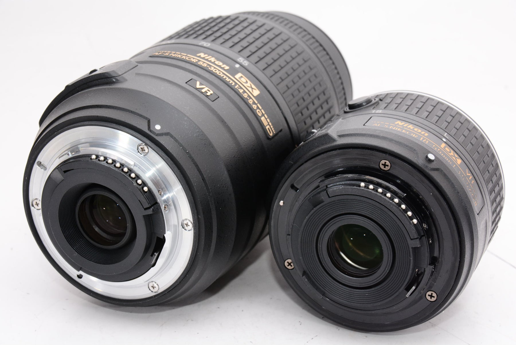 【外観特上級】Nikon デジタル一眼レフカメラ D5500 ダブルズームキット ブラック 2416万画素 3.2型液晶 タッチパネルD5500WZBK
