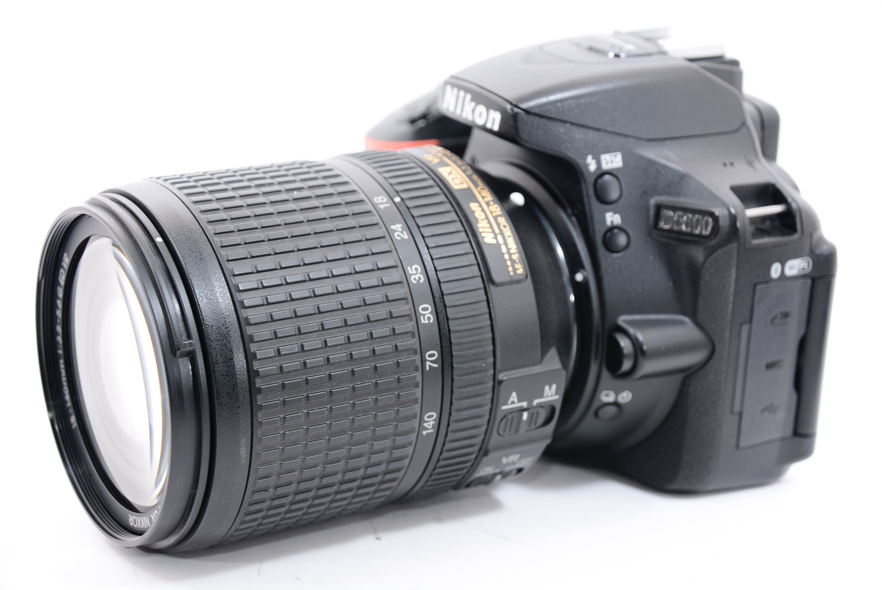 【外観特上級】Nikon デジタル一眼レフカメラ D5600 18-140 VR