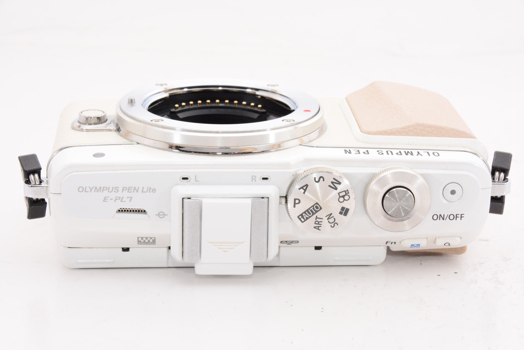 【外観特上級】OLYMPUS PEN E-PL7 ボディ ホワイト ミラーレス一眼 PEN E-PL7 BODY WHT