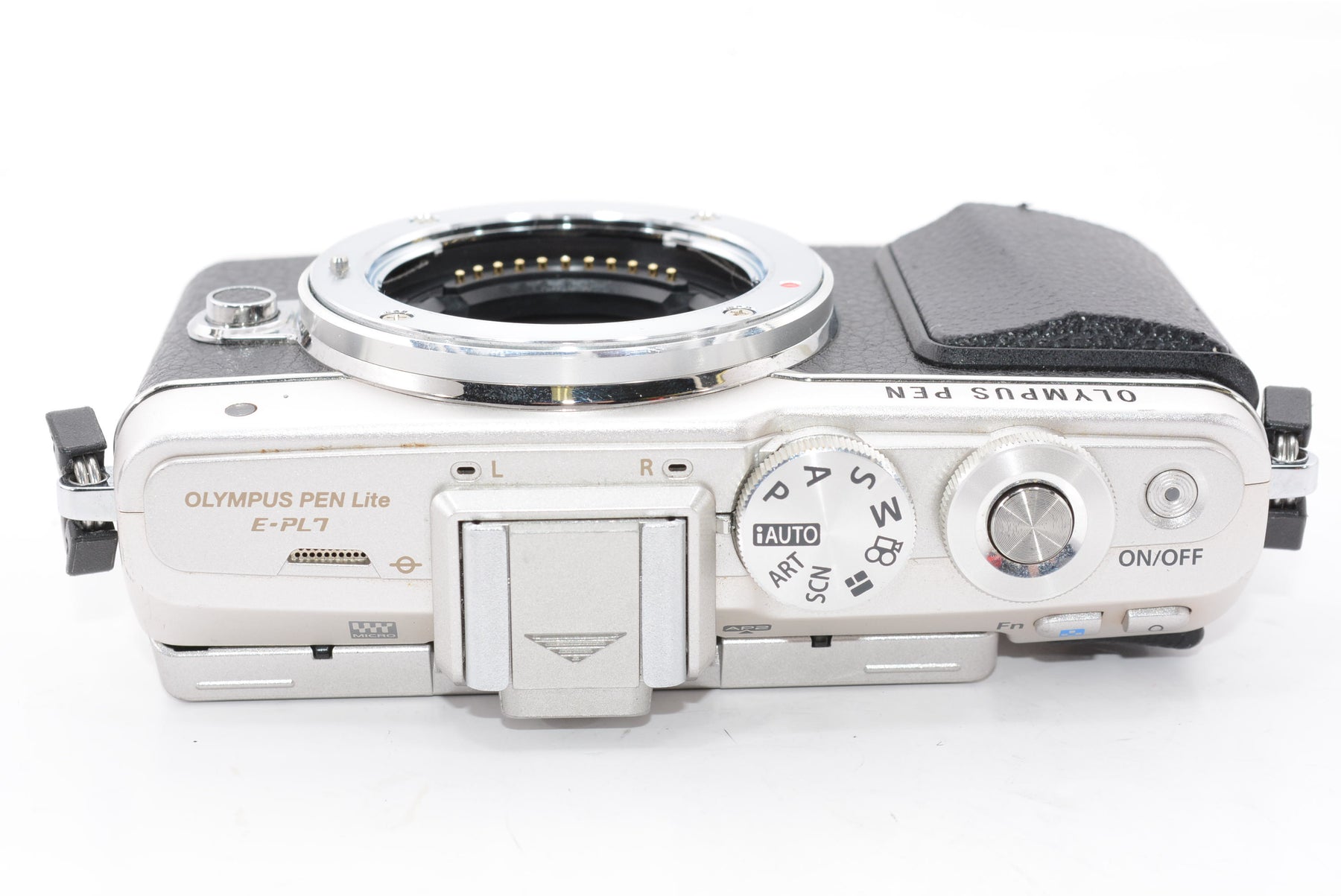 【外観並級】OLYMPUS PEN E-PL7 ボディ シルバー ミラーレス一眼 PEN E-PL7 BODY SLV