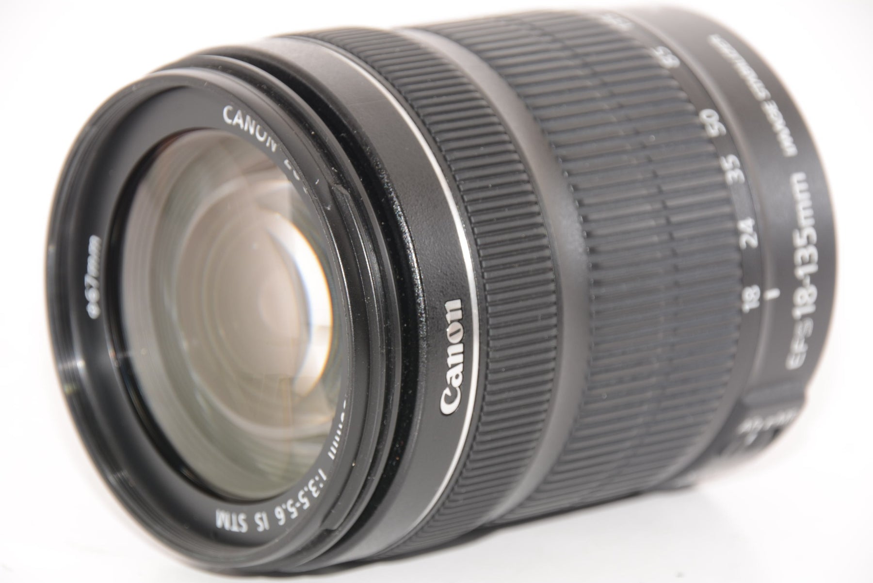 【外観特上級】Canon 標準ズームレンズ EF-S18-135mm F3.5-5.6 IS STM