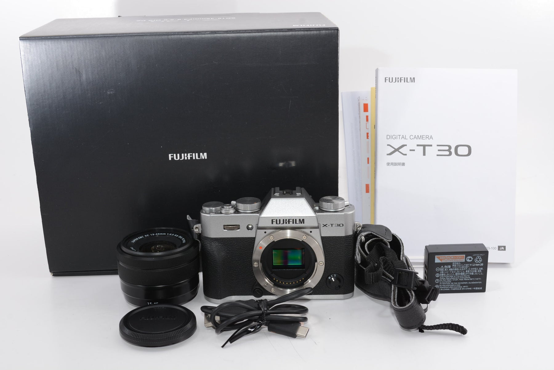 【外観特上級】FUJIFILM ミラーレス一眼カメラ X-T30XCレンズキット シルバー X-T30LK-1545-S