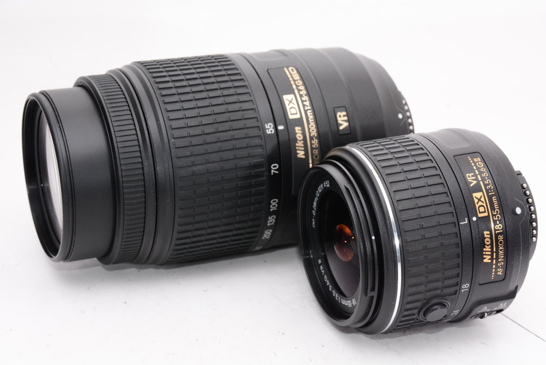 【外観特上級】Nikon デジタル一眼レフカメラ D5500 ダブルズームキット ブラック 2416万画素 3.2型液晶 タッチパネルD5500WZBK