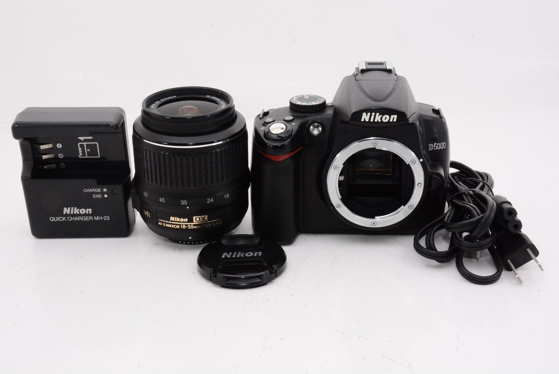 【外観特上級】Nikon デジタル一眼レフカメラ D5000 レンズキット D5000LK