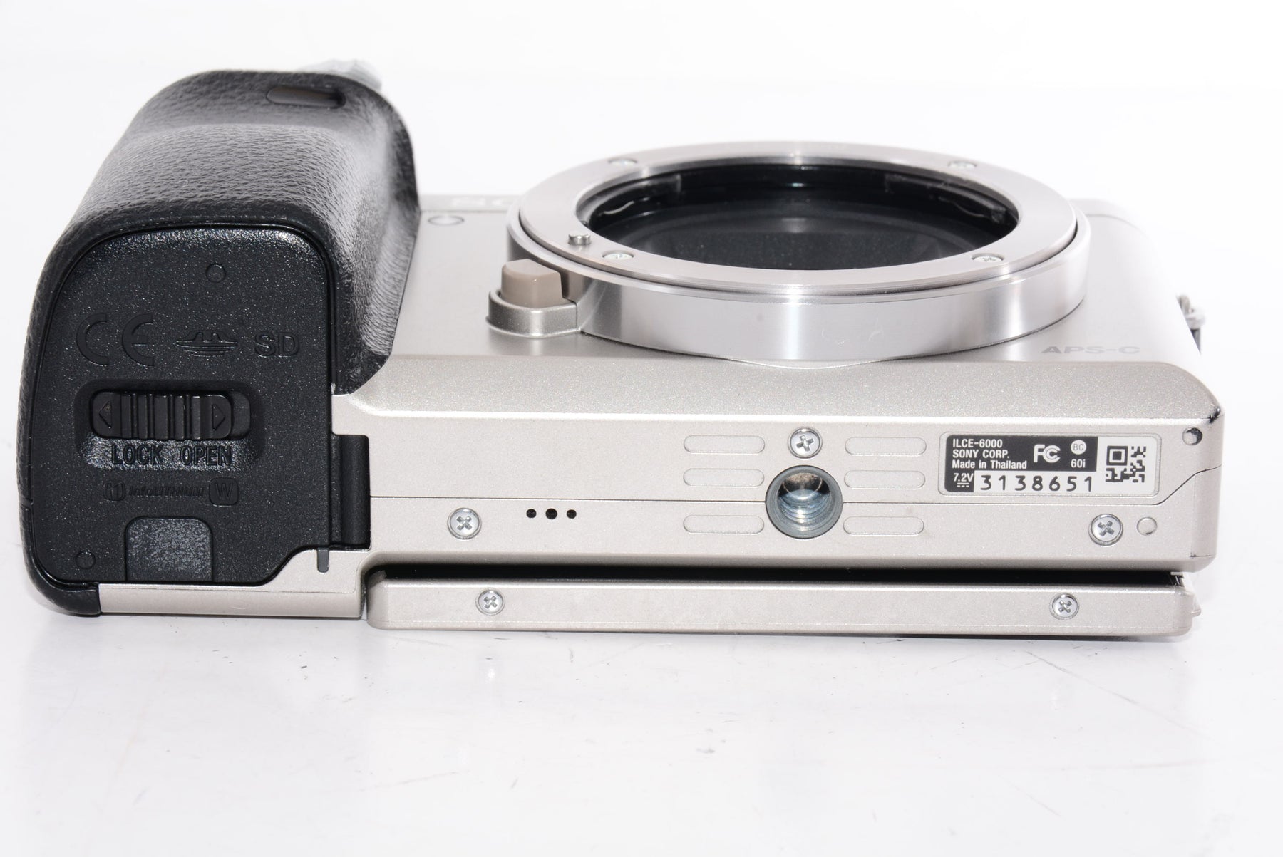 【外観並級】SONY ミラーレス一眼 α6000 ボディ シルバー ILCE-6000 S