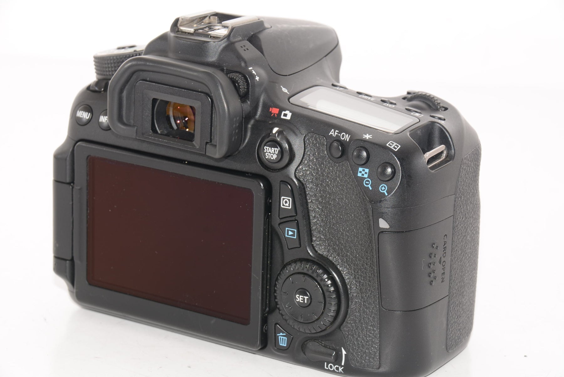 【外観並級】Canon EOS70D レンズキット EF-S18-135mm F3.5-5.6 IS STM