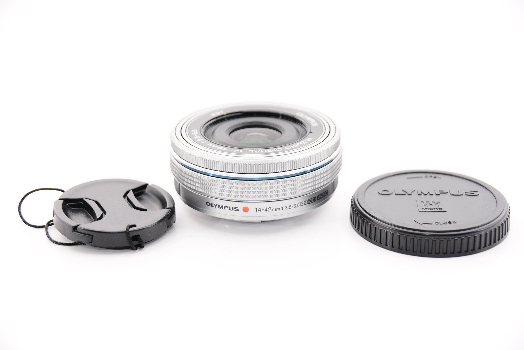 【外観特上級】OLYMPUS 電動式パンケーキズームレンズ M.ZUIKO DIGITAL ED 14-42mm F3.5-5.6 EZ SLV